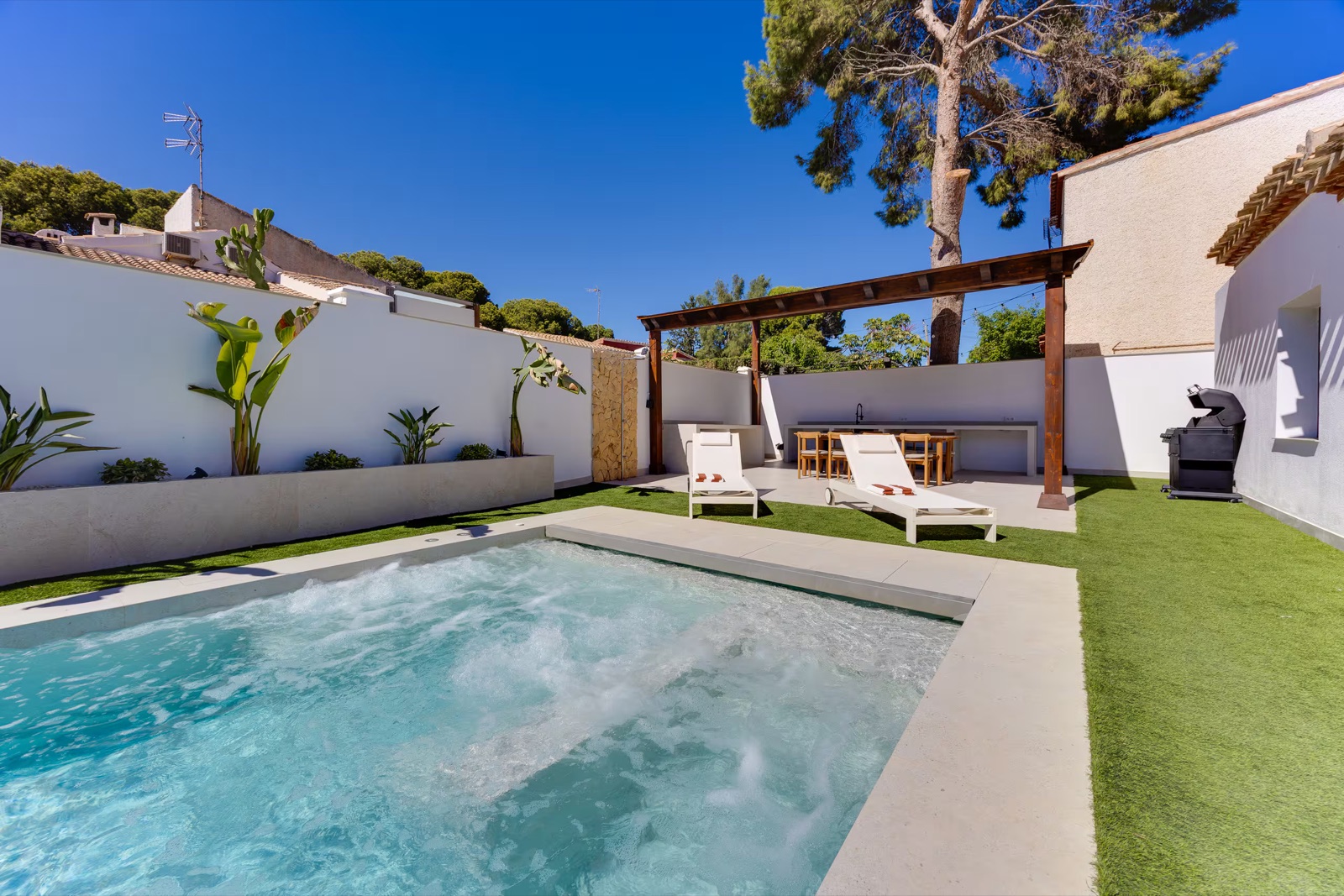 The private pool